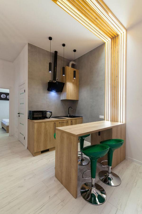 Apartments On Kulisha Str Lviv Bagian luar foto